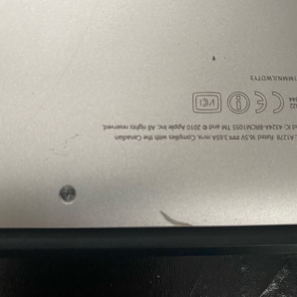 MacBook Pro - Picture 8 of 13